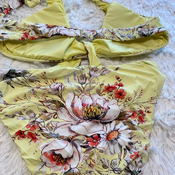 Super cute Yellow - say hello in this Floral SWIMSUIT 👙💜 one piece 🤩 - Picture 7 of 10